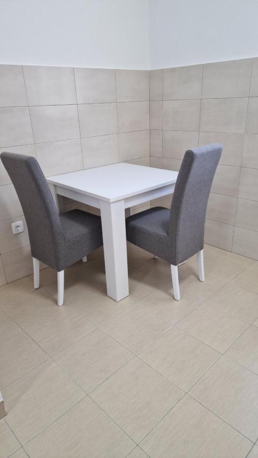 Apartman Tolosi Подгорица Екстериор снимка