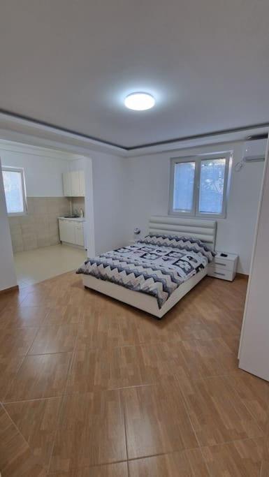 Apartman Tolosi Подгорица Екстериор снимка