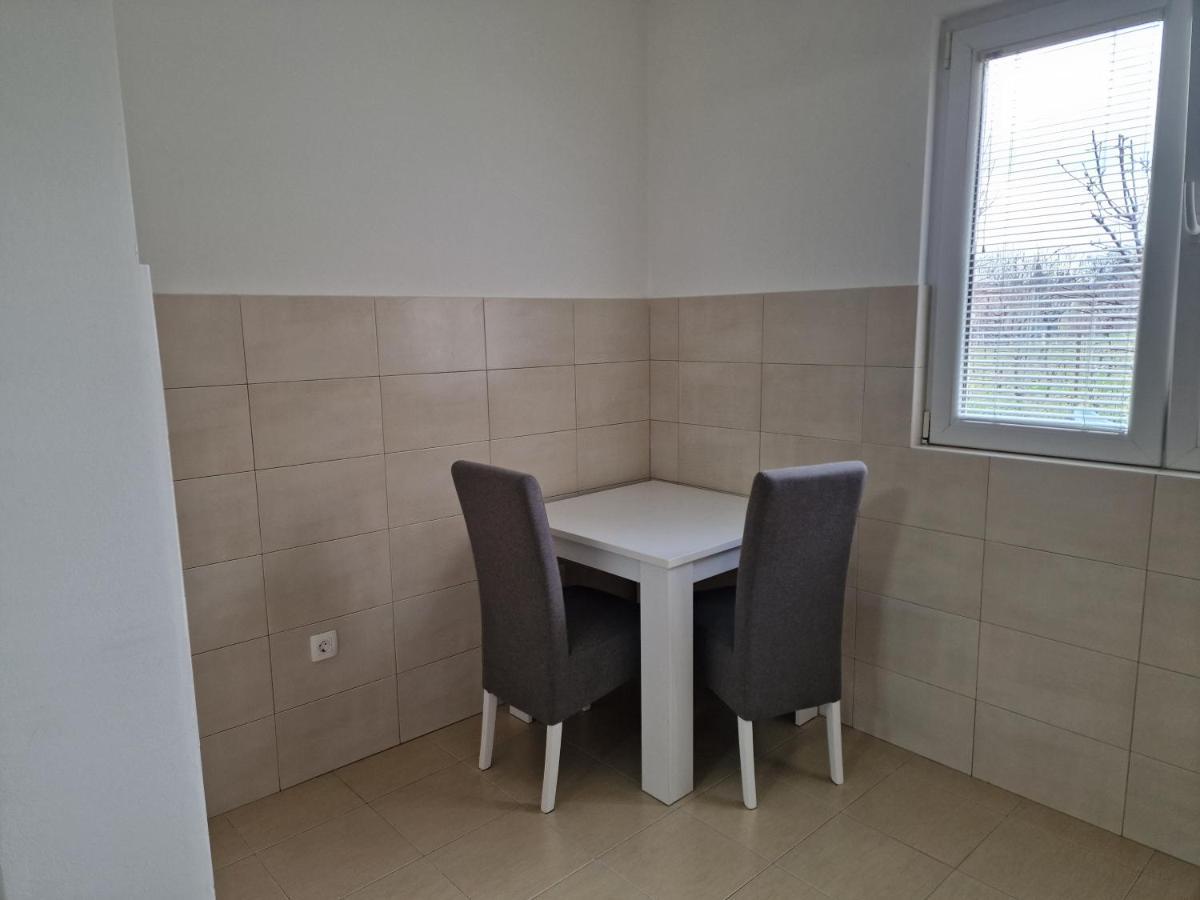 Apartman Tolosi Подгорица Екстериор снимка