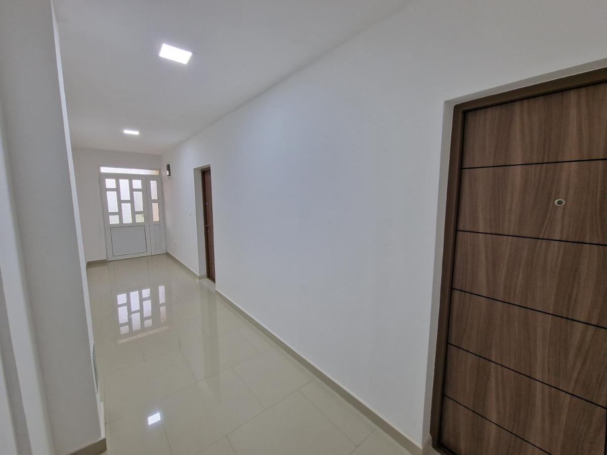 Apartman Tolosi Подгорица Екстериор снимка