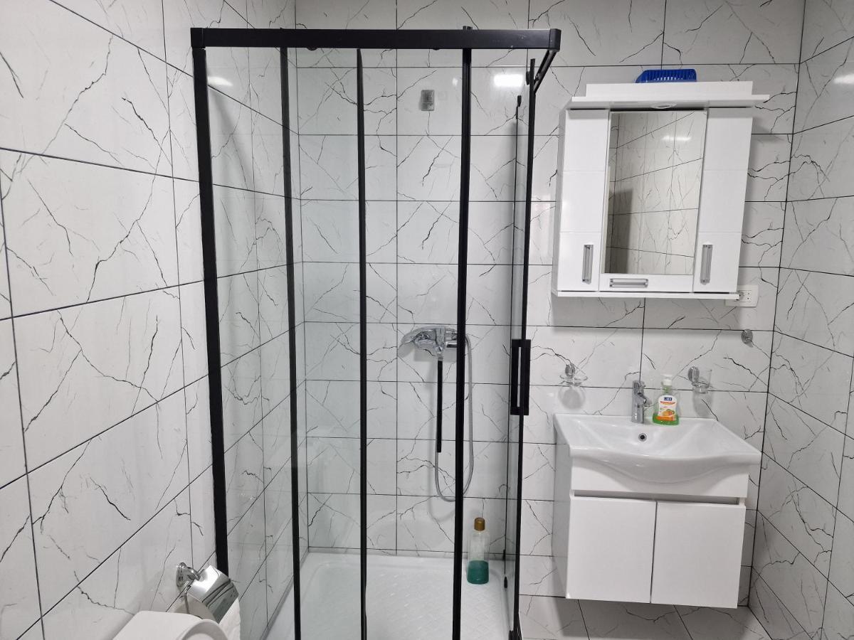 Apartman Tolosi Подгорица Екстериор снимка
