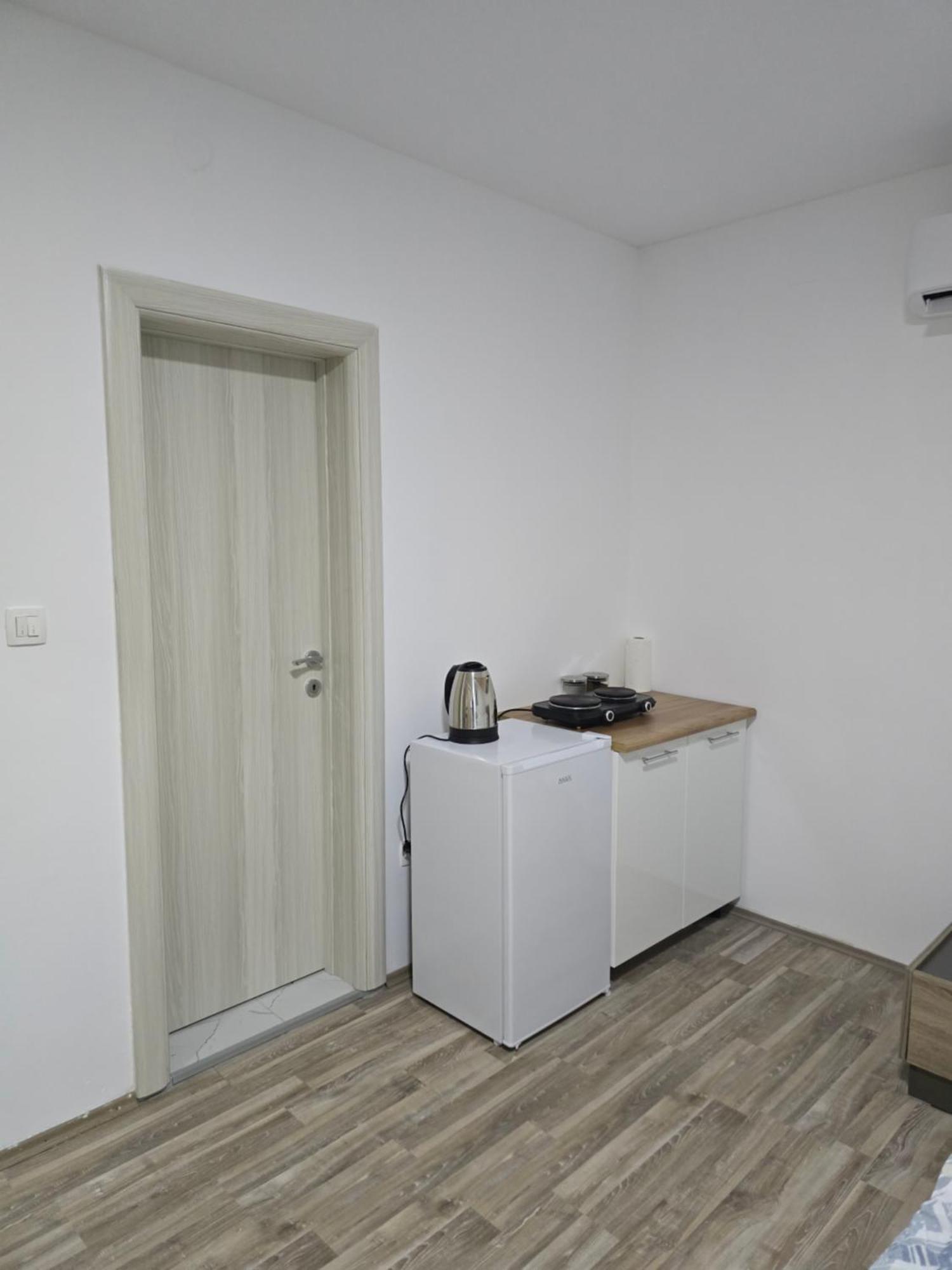 Apartman Tolosi Подгорица Екстериор снимка