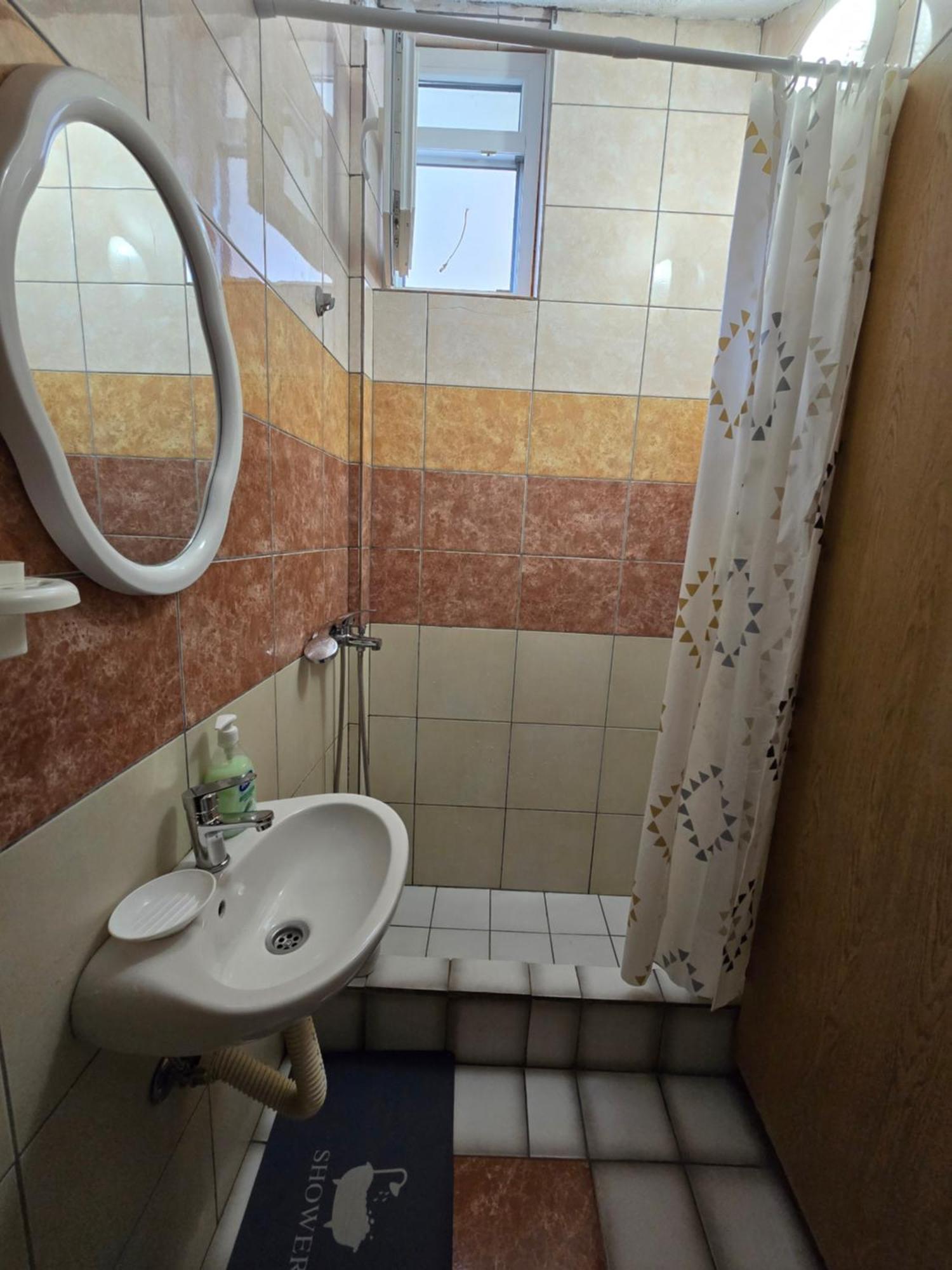 Apartman Tolosi Подгорица Екстериор снимка