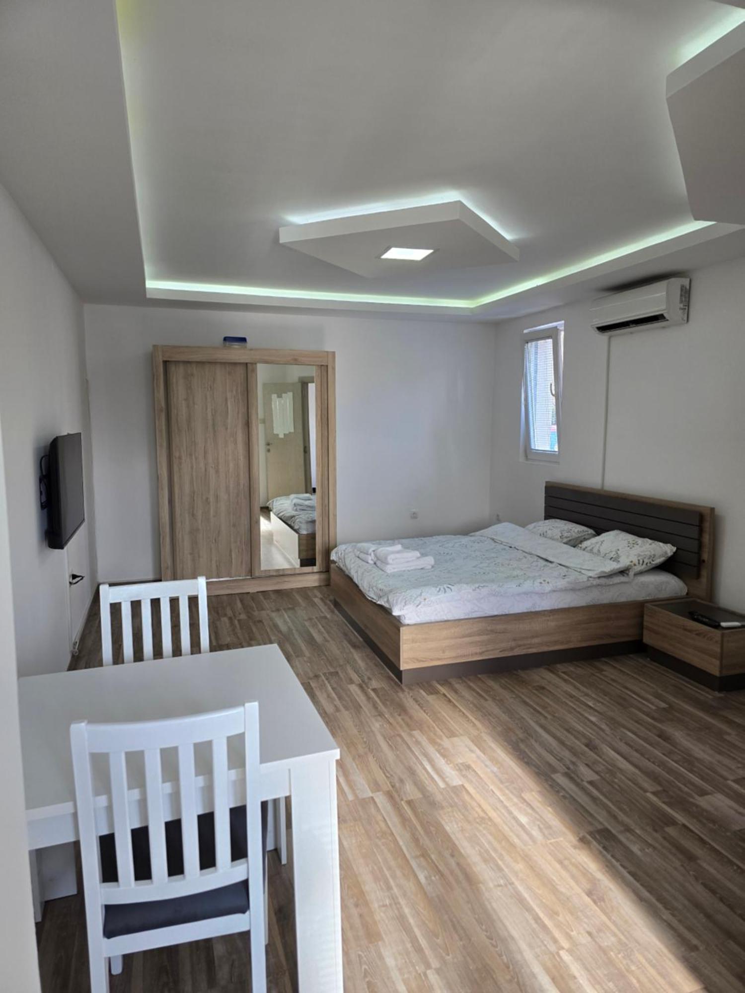 Apartman Tolosi Подгорица Екстериор снимка