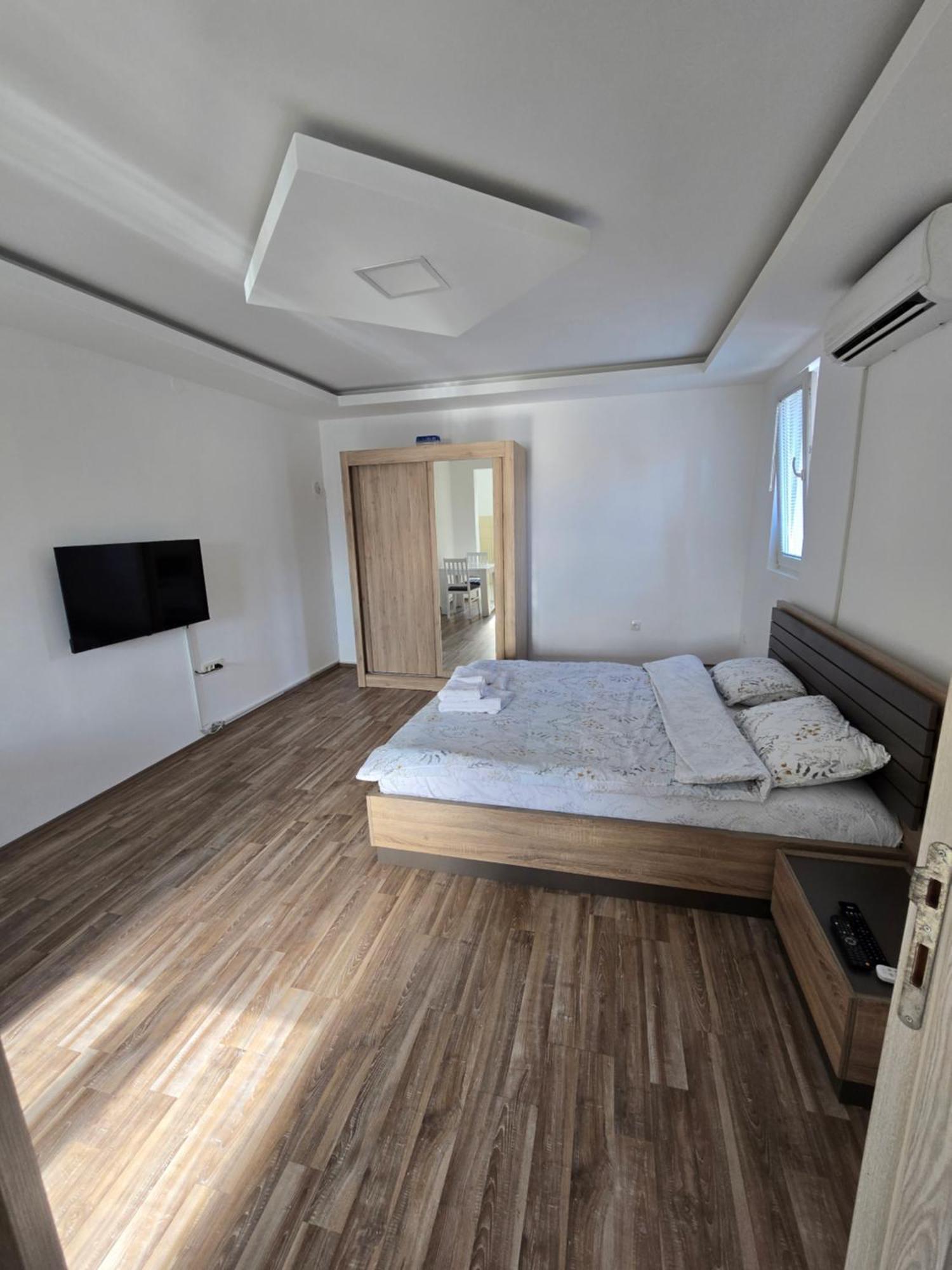 Apartman Tolosi Подгорица Екстериор снимка
